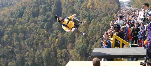 прыжок с моста